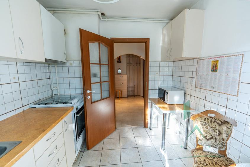 Apartament cu 3 camere semidecomandat, mobilat în Mănăștur