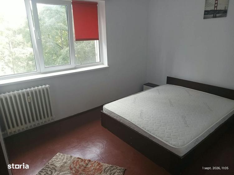 Apartament cu 3 camere semidecomandat în Drumul Taberei
