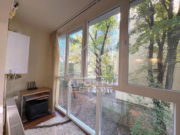 Apartament cu 4 camere decomandat, mobilat în Torontalului