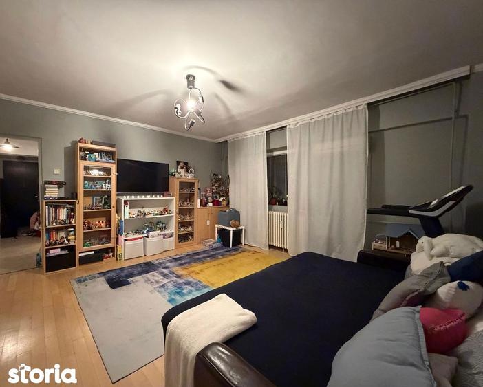 Apartament cu 3 camere decomandat în Decebal