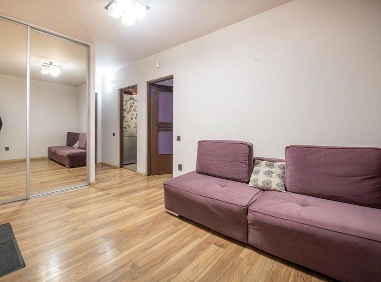 Apartament cu 3 camere decomandat în Exterior Vest