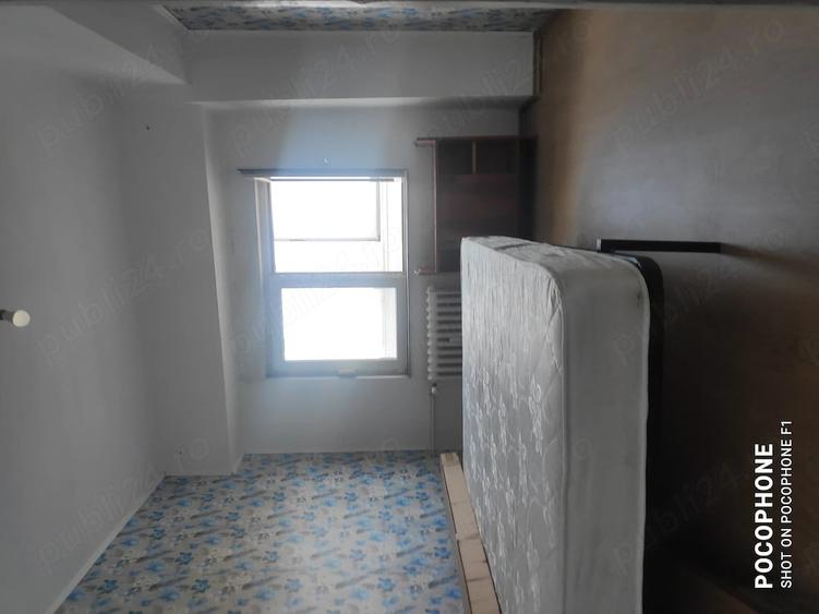 Apartament cu 3 camere decomandat în Moșilor
