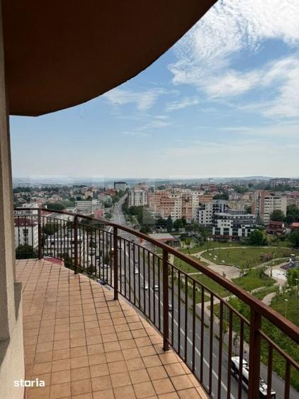 Apartament cu 3 camere în Zorilor