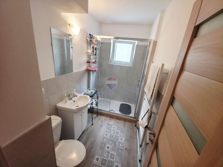 Apartament cu 2 camere decomandat, mobilat în Mărăței