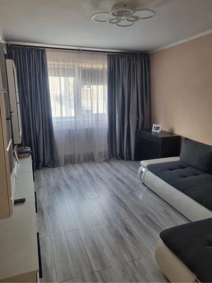 Apartament cu 3 camere decomandat în Tomis Nord