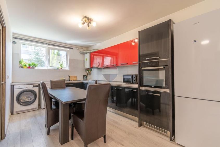 Apartament cu 3 camere decomandat, mobilat în Bună Ziua