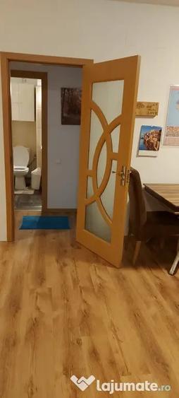 Apartament cu 2 camere semidecomandat în 1 Decembrie