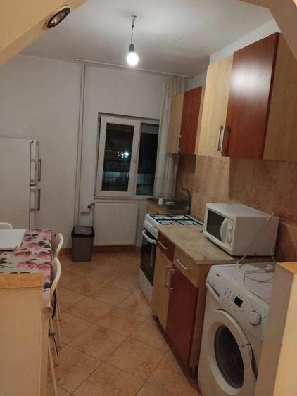 Apartament cu 2 camere decomandat în Derna