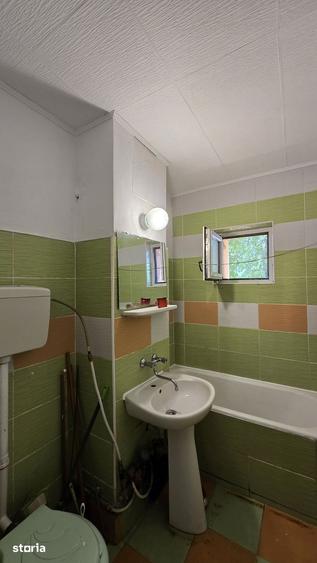 Apartament cu 3 camere decomandat în Vitrometan