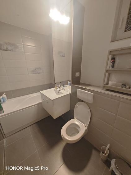 Apartament cu 3 camere semidecomandat în Centrul Istoric