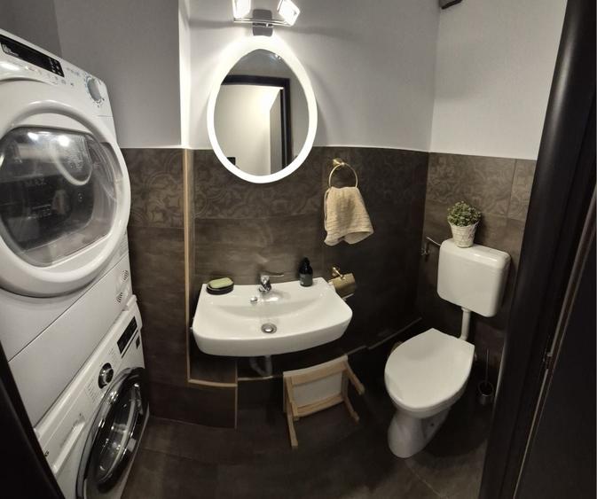Apartament cu 3 camere decomandat în Teiul Doamnei