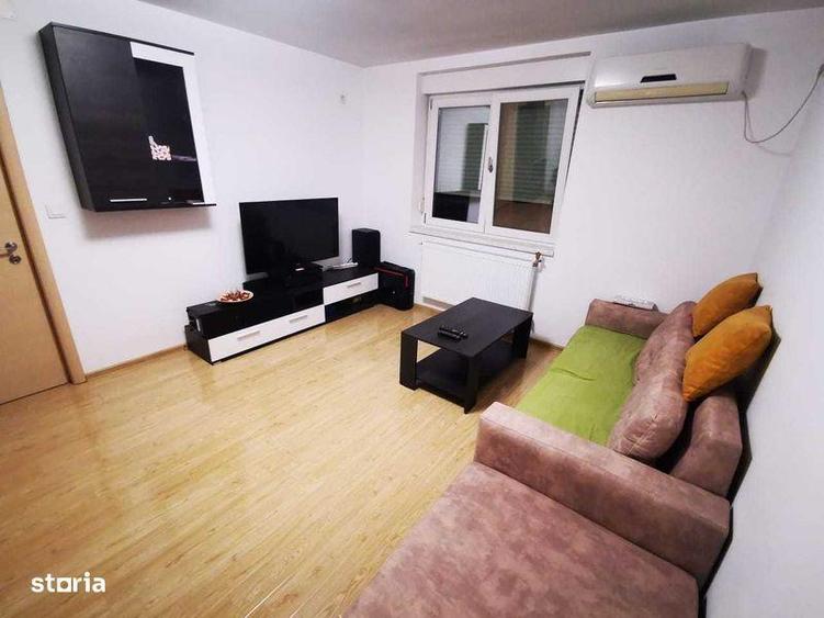 Apartament cu 3 camere semidecomandat în Gara de Nord