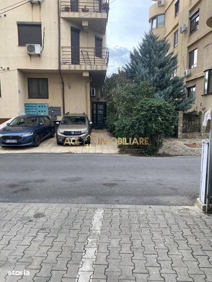 Apartament cu 4 camere, mobilat în Băneasa