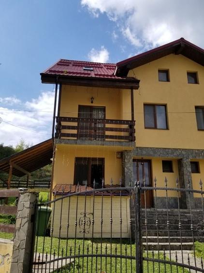 Casă cu 4 camere în Central