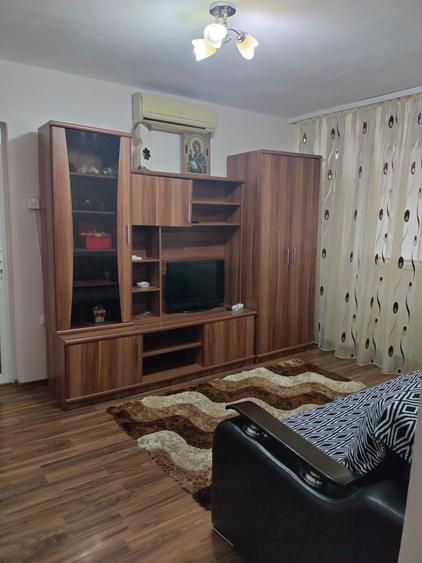 Apartament cu 2 camere în Viziru 3