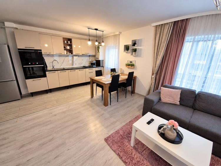 Apartament cu 2 camere semidecomandat, mobilat în Florești