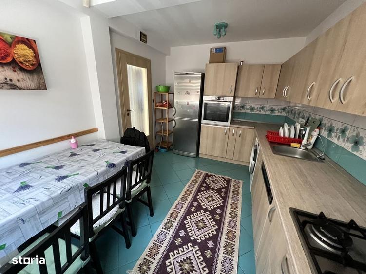 Casă cu 4 camere decomandat în Central