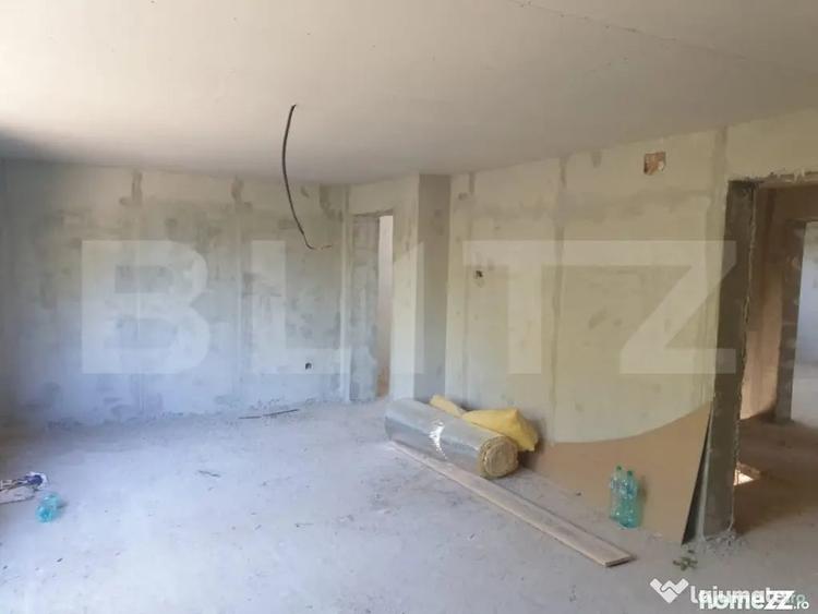 Casă cu 7 camere cu Teren 1000 Mp în Central