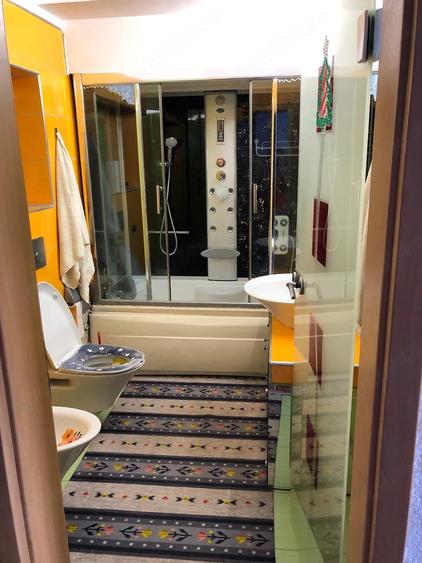 Apartament cu 3 camere decomandat în Zorilor
