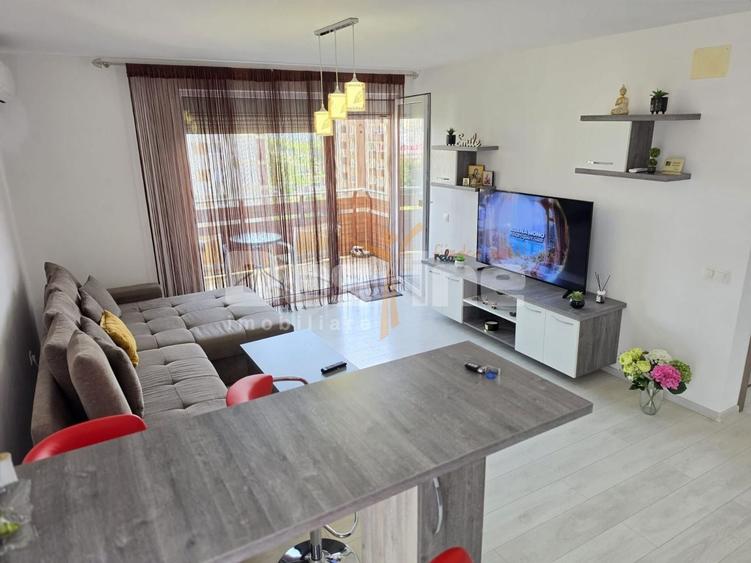 Apartament cu 2 camere decomandat, mobilat în Tractorul