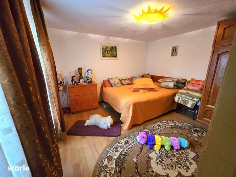 Casă cu 4 camere cu Teren 450 Mp în Central
