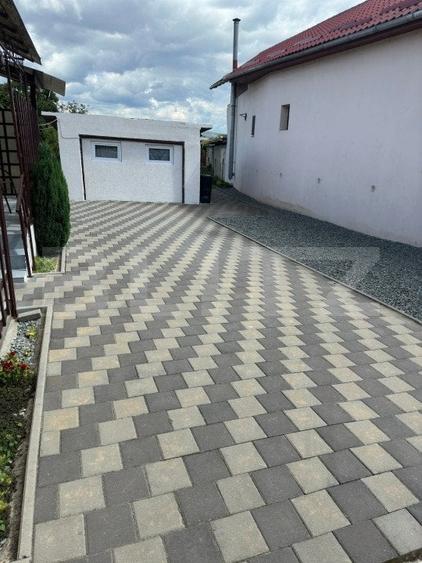 Casă individuală cu 4 camere cu Canalizare în Central