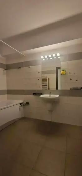 Apartament cu 2 camere nedecomandat, mobilat în Parcul Carol