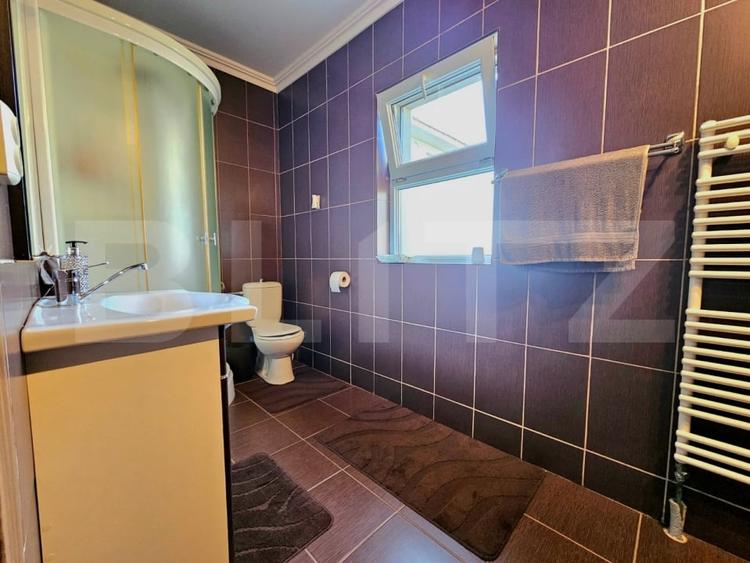 Casă individuală cu 5 camere cu Canalizare în Dumbrăvița