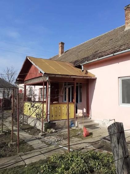 Casă cu 5 camere cu Teren 1000 Mp în Central