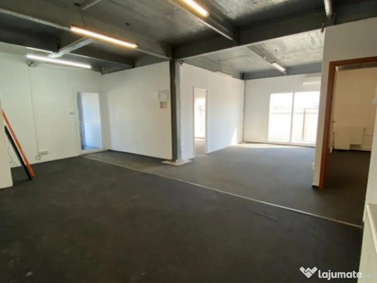 Spațiu comercial, de 220 mp, în Malu Mare
