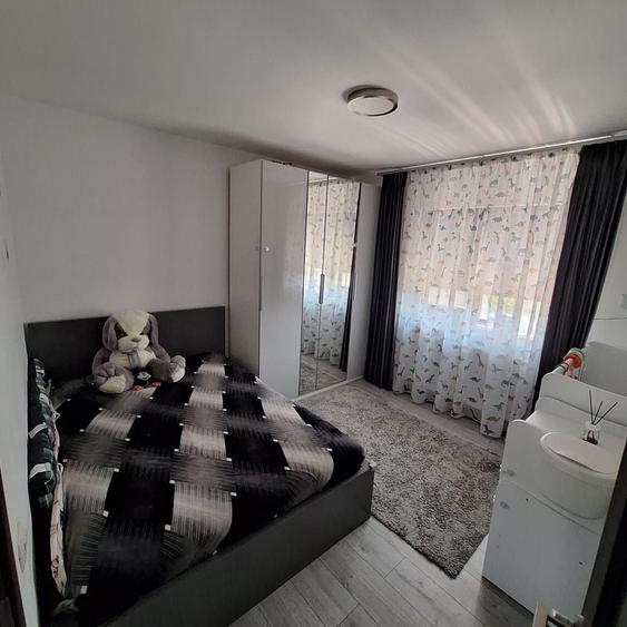 Casă cu 4 camere în Domnești