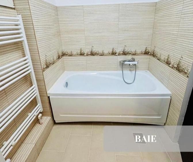 Apartament cu 3 camere semidecomandat în Universitate