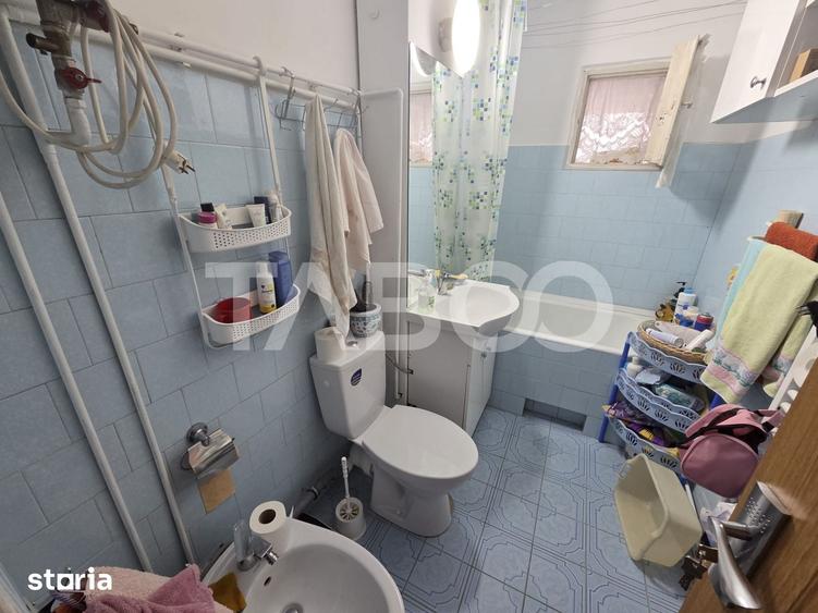 Apartament 3 camere decomandat zona 1 Decembrie 75mp si boxa la subsol - 1