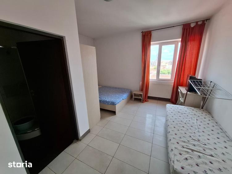 Apartament cu 7 camere decomandat în Ultracentral