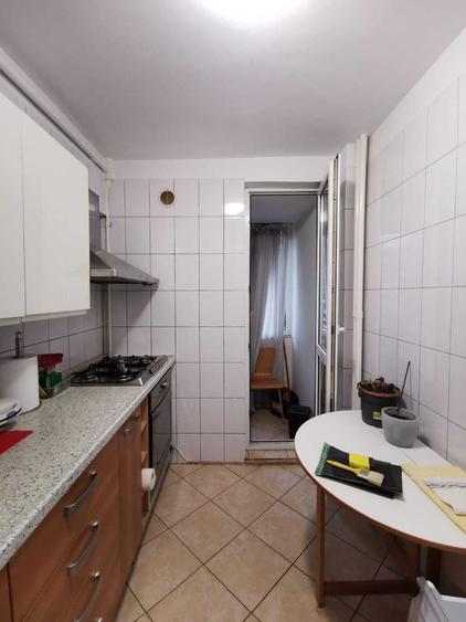 Apartament cu 2 camere semidecomandat în Basarabia