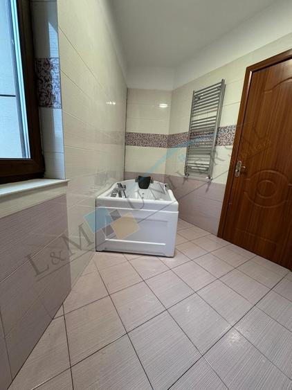 Birou, de 131.30000305176 mp, în Vitan Mall