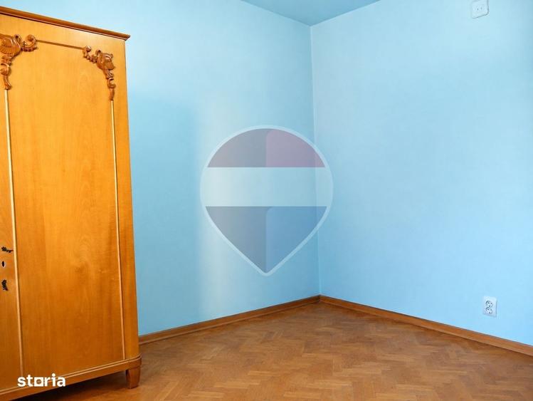 Apartament cu 4 camere în Cetate