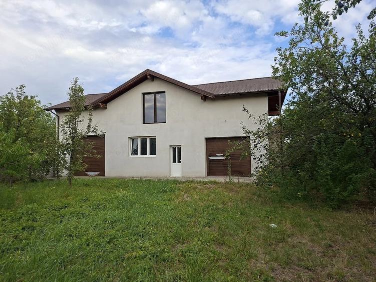 Casă cu Teren 1100 Mp în Mărtinești