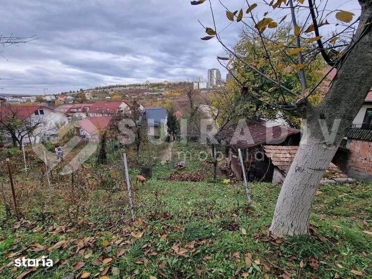 Casă cu 5 camere cu Teren 1065 Mp în Câmpului