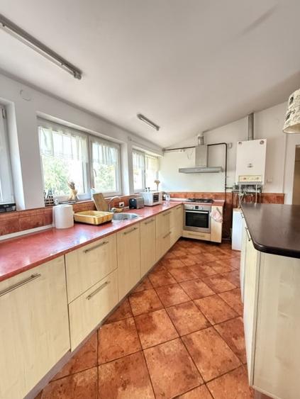 Apartament cu 3 camere decomandat, mobilat în Bălcescu
