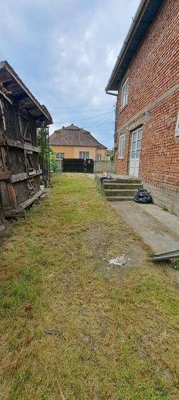 Casă cu 4 camere în Războieni-Cetate