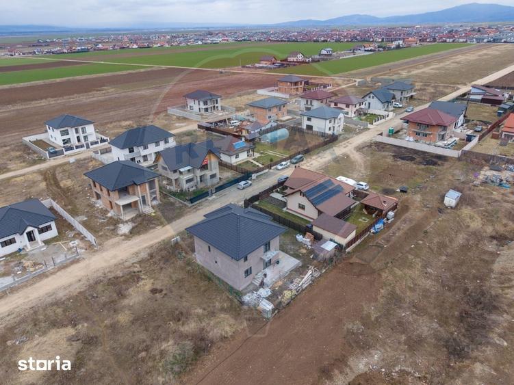 Casă cu 5 camere cu Teren 500 Mp în Central
