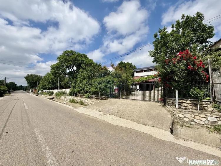 Casă cu 5 camere cu Teren 3344 Mp în Țifești
