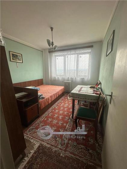 Apartament cu 3 camere decomandat în Centru Civic
