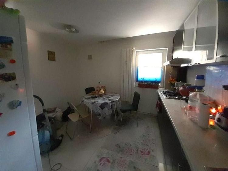 Apartament cu 2 camere decomandat, mobilat în Vitan Mall
