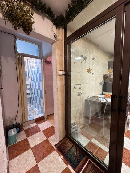Apartament cu 4 camere semidecomandat, mobilat în Sebastian