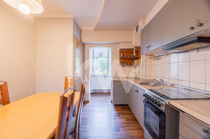 Apartament cu 3 camere decomandat în Răcădău