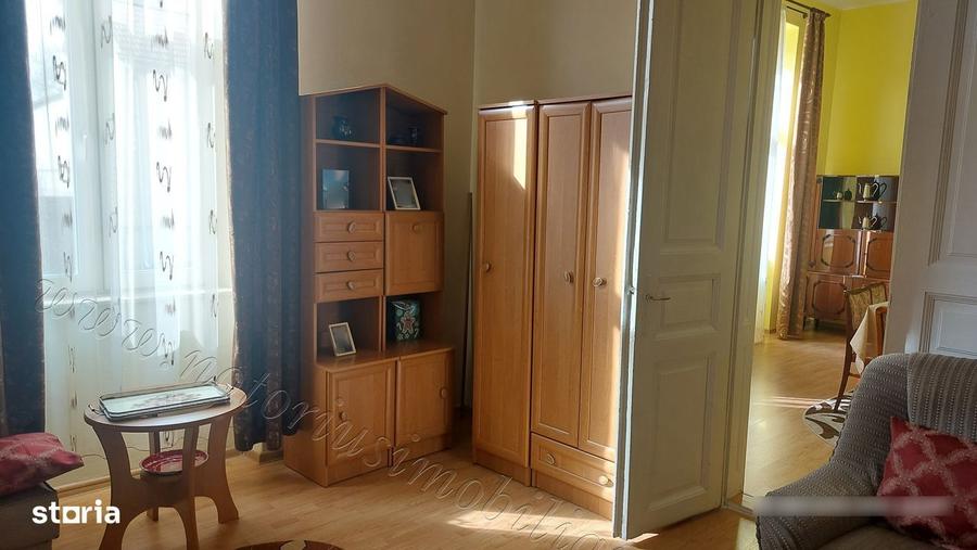 Casă cu 4 camere cu Teren 763 Mp în Central