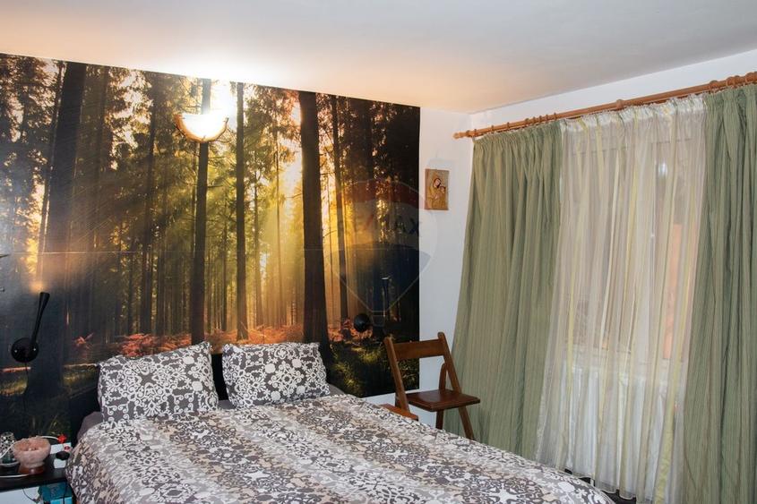Casă individuală cu 7 camere cu Teren 607 Mp în Nord-Est