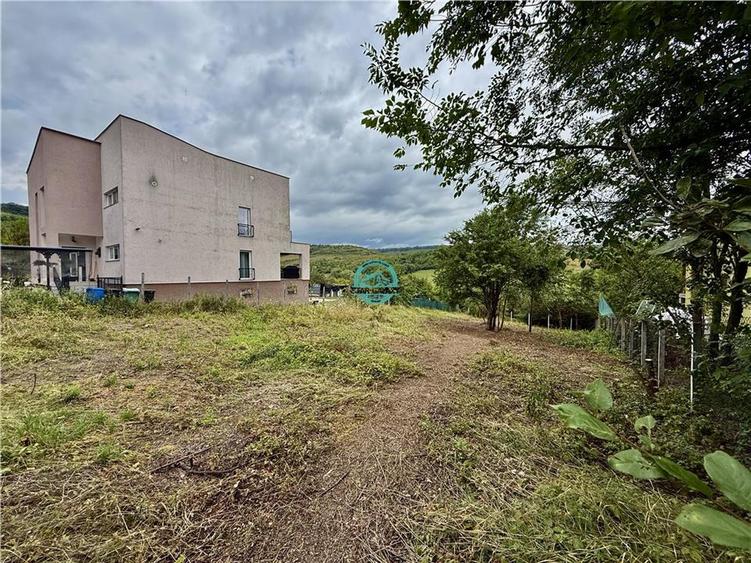 Teren de vanzare, suprafata 900 mp, in Livezeni - 4